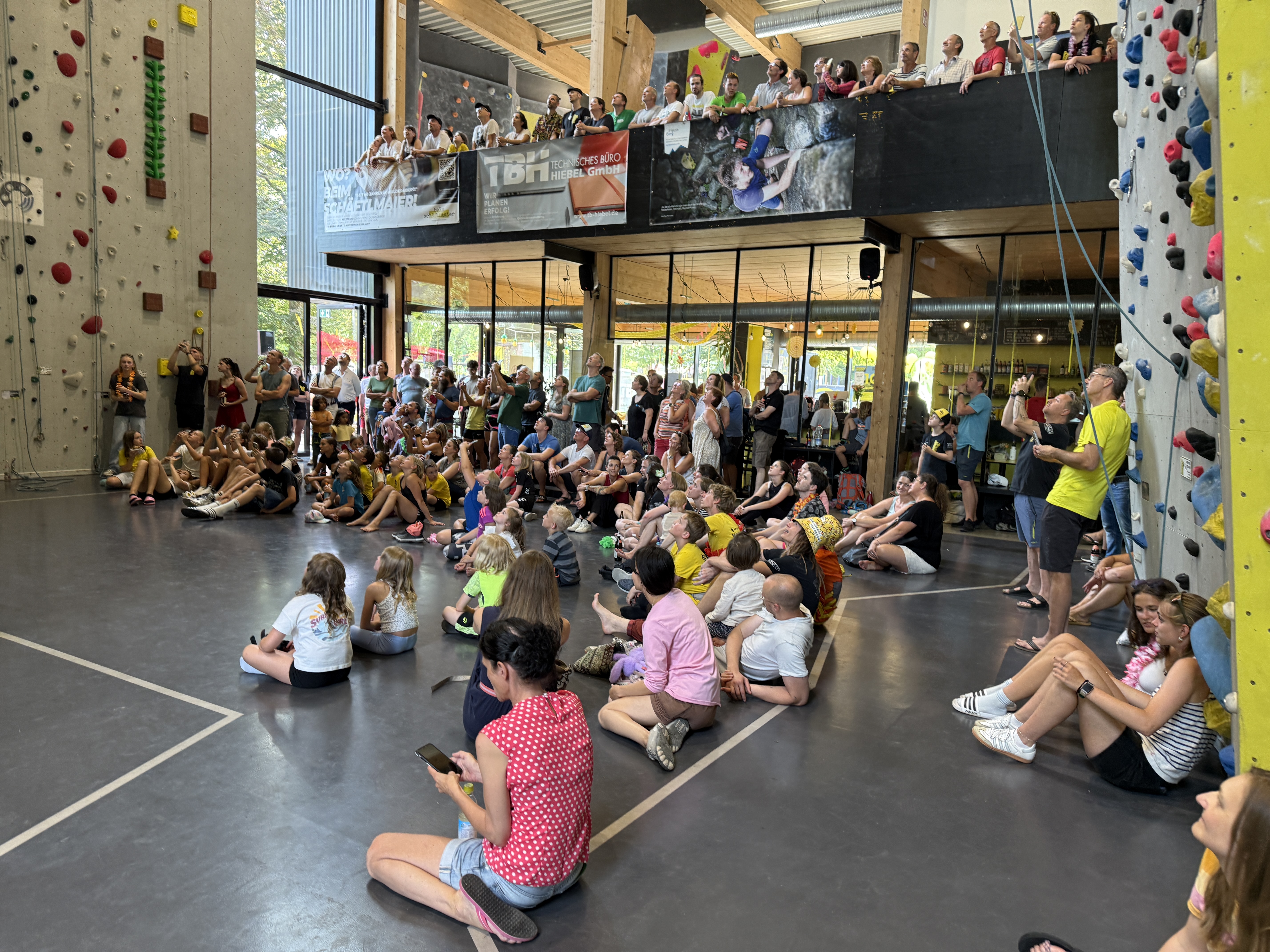 Schraubarbeiten wegen des KidsCups am 25.04.